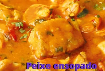 peixe ensopado com leite de coco delicioso