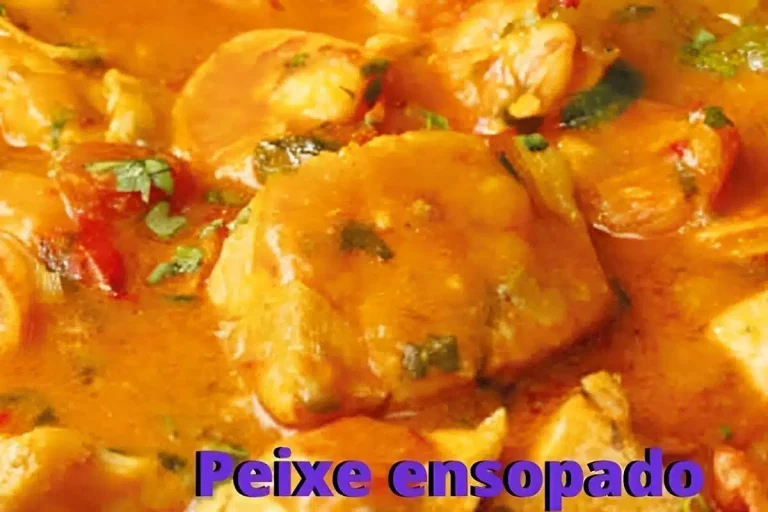 peixe ensopado com leite de coco delicioso