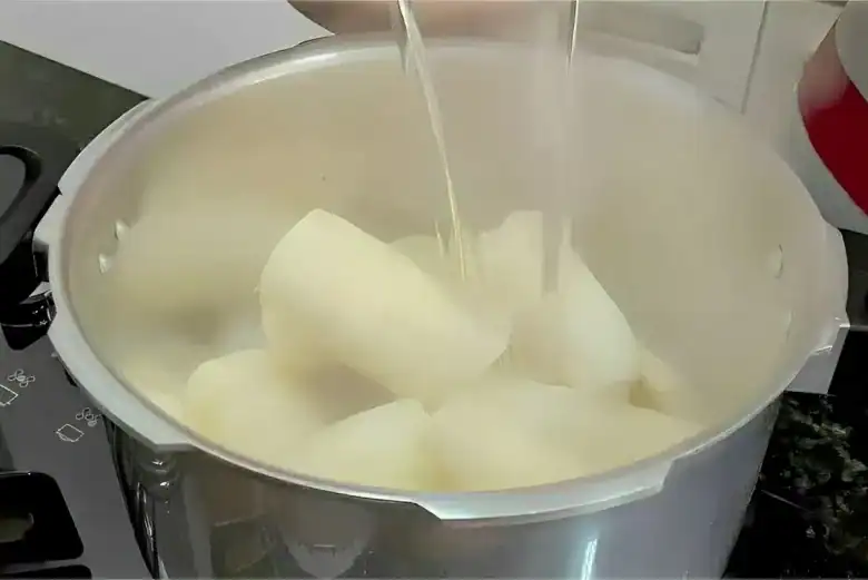 vamos te ensinar a fazer uma mandioca gratinada