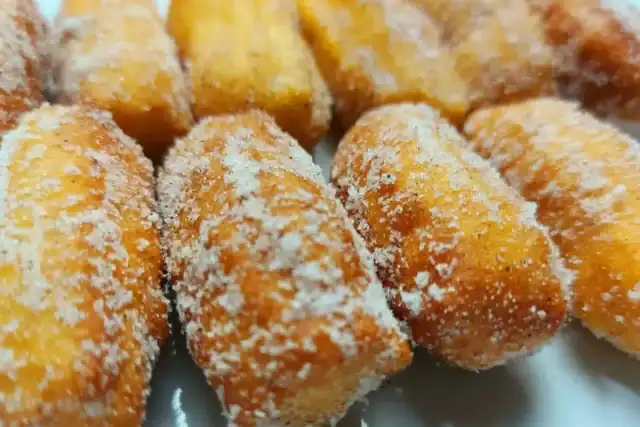 Bolinho de chuva caseiro com garrafa pet: resultado surpreendente!