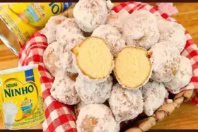 Bolinho de chuva cremoso com leite ninho: receita caseira deliciosa