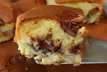 bolo de banana com chocolate fofinho