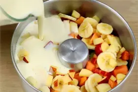 Pudim de frutas cremoso para ceia de Natal: receita caseira