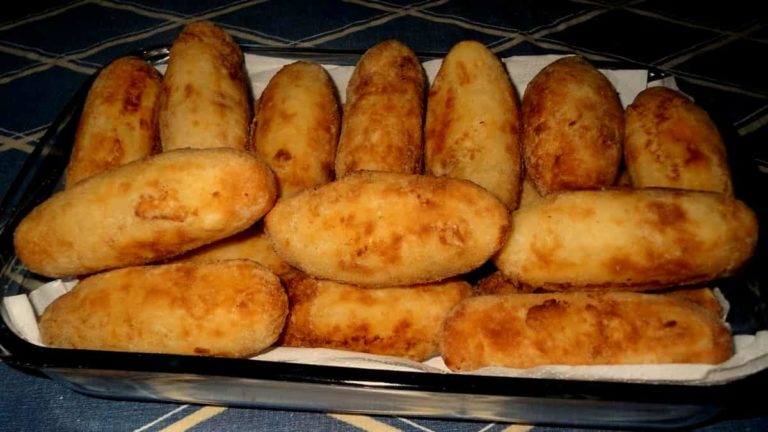 bolinho de aipim recheado