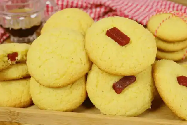 Broa de Fubá com Goiabada: Receita Caseira e Fofinha