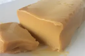 Doce de leite condensado cremoso na pressão