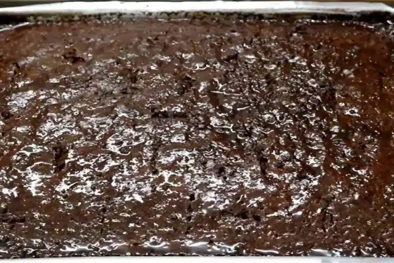 bolo de chocolate daqueles mais simples