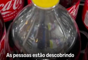 coca cola têm tampa amarela