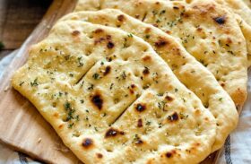 Pão Sírio de Alho Pronto em 5 Minutos