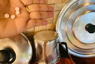 como dar brilho em panela de alumínio