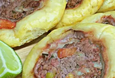 esfiha aberta de carne