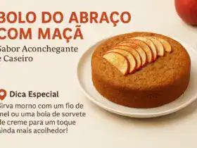 Bolo do Abraço com Maçã decorado com fatias de maçã e canela sobre prato branco. Receita caseira, fofa e acolhedora, ideal para café da tarde.
