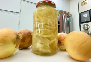 Conserva de cebola simples com 4 ingredientes