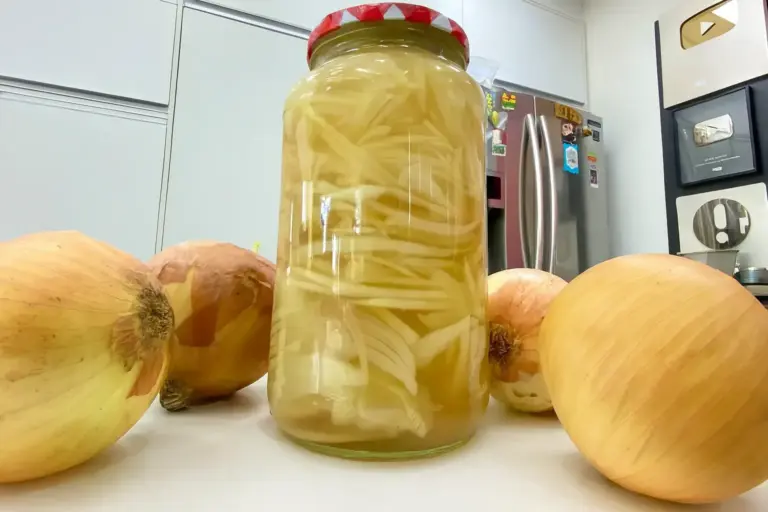 Conserva de cebola simples com 4 ingredientes