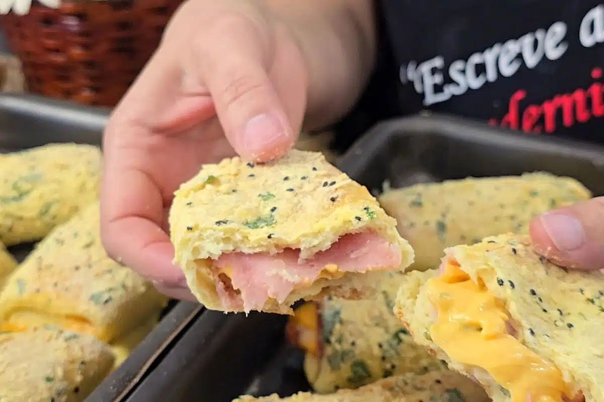 Salgado assado de milho fácil e delicioso fica melhor que pastel ! 1 salgado assado de milho