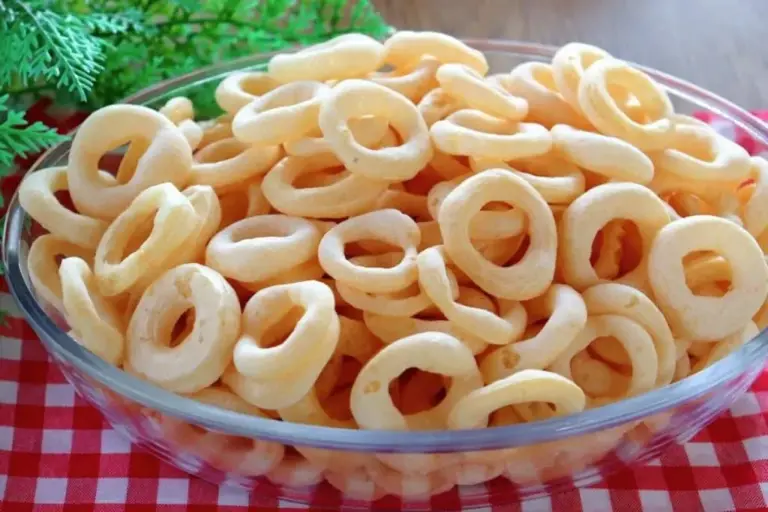 Biscoito de polvilho crocante rende muito e fica pronto em poucos minutos - Imagem 1
