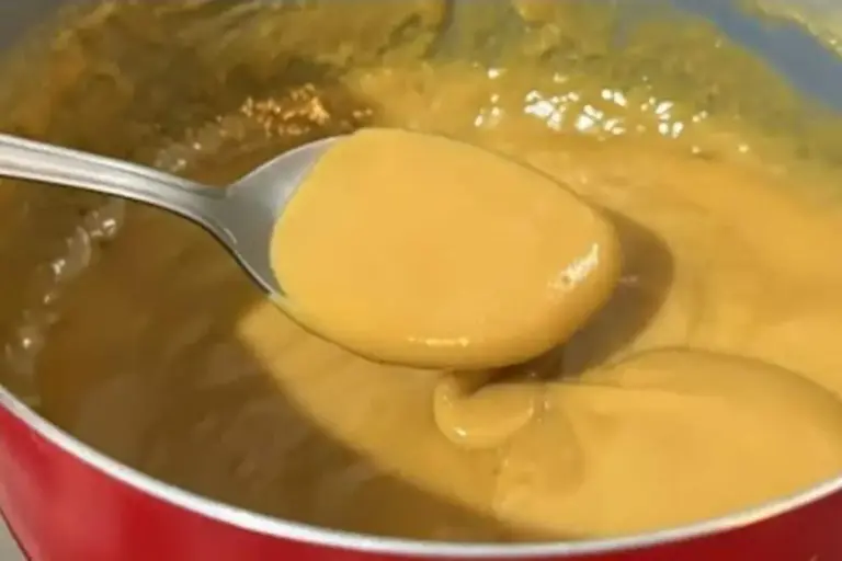 Brigadeiro de café cremoso ganha versão simples para comer de colher ou enrolar