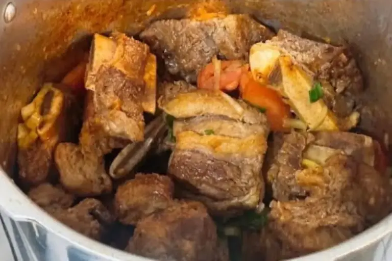Carne de panela na pressão: veja o segredo da costela para ficar macia e suculenta