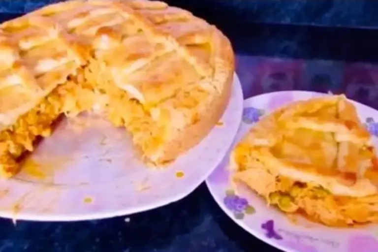 Empadão de frango cremoso ganha destaque com massa que derrete na boca - Imagem 1