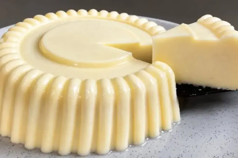 Flan de leite em pó fica pronto sem fogo e rende sobremesa geladinha