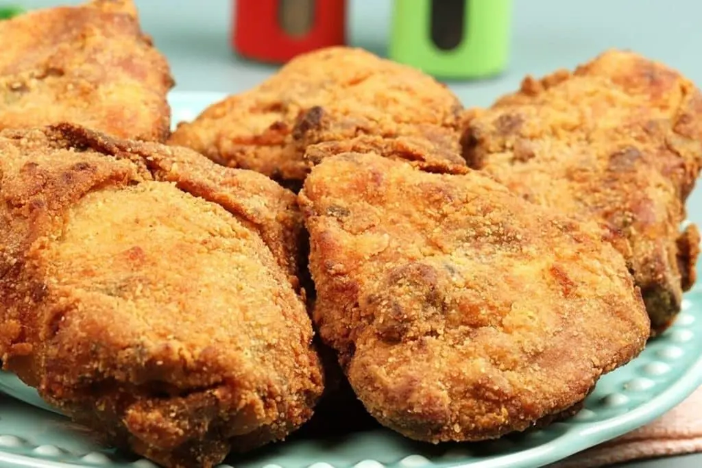 Frango à milanesa crocante ganha versão suculenta e fácil de preparar - Imagem 1
