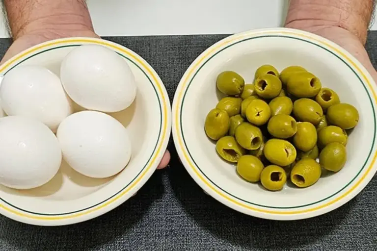 Molho para lanche com ovos e azeitonas fica super cremoso e simples de fazer - Imagem 1