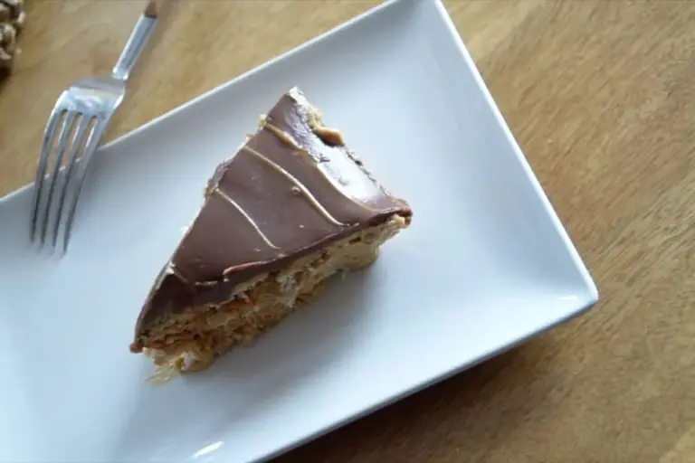 Pavê de doce de leite cremoso ganha versão em camadas com biscoito e ganache - Imagem 1