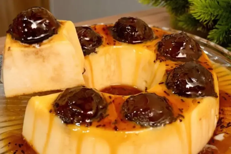 Pudim de leite Ninho sem forno ganha versão com brigadeiros e textura lisa