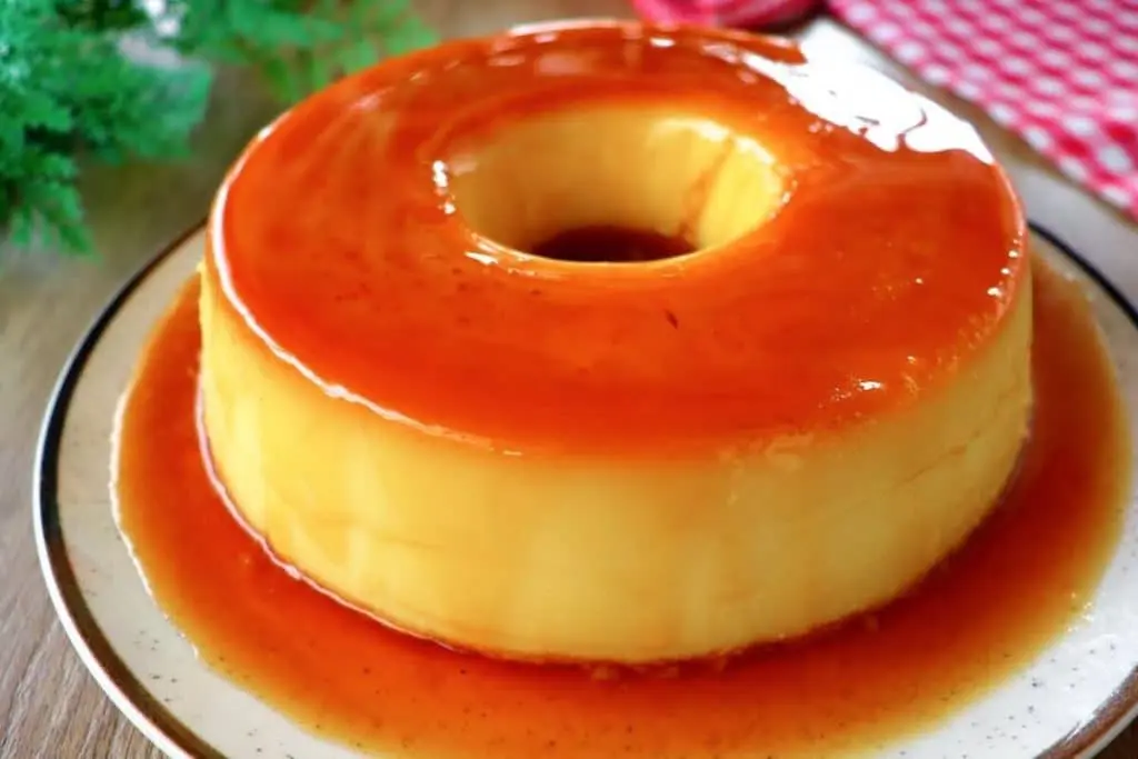 Pudim sem leite condensado: receita tradicional leva parmesão e coco - Imagem 1