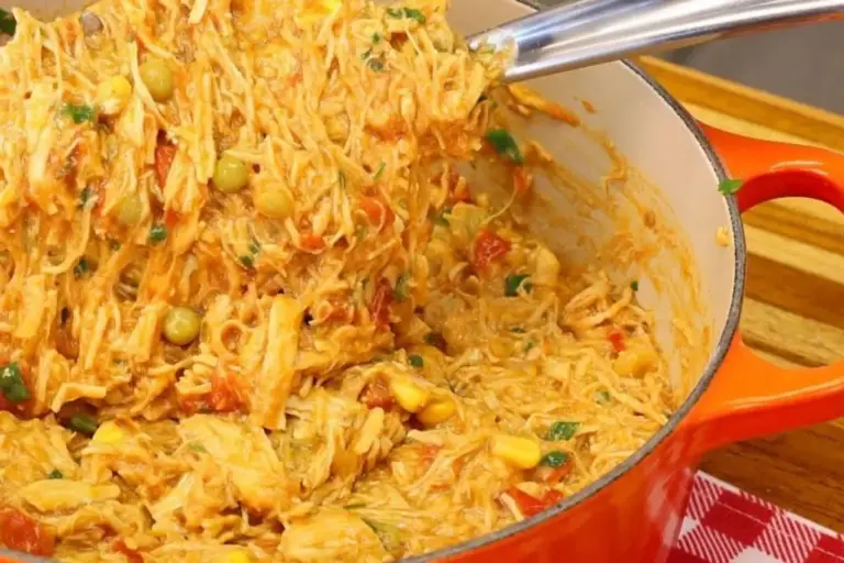 Recheio cremoso para tortas leva frango temperado e rende também para salgados - Imagem 1