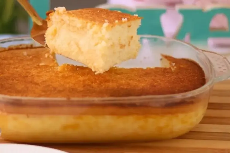 Sobremesa cremosa fácil leva poucos ingredientes e fica com textura de pudim