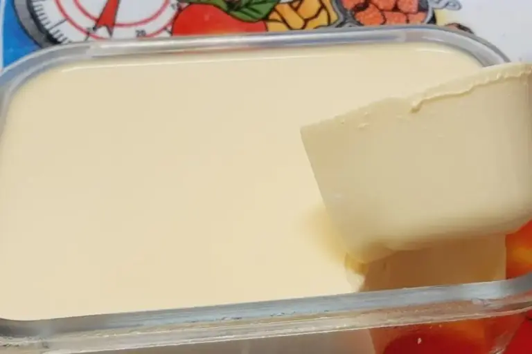 Sobremesa de 2 ingredientes fica cremosa, geladinha e leva poucos minutos - Imagem 1
