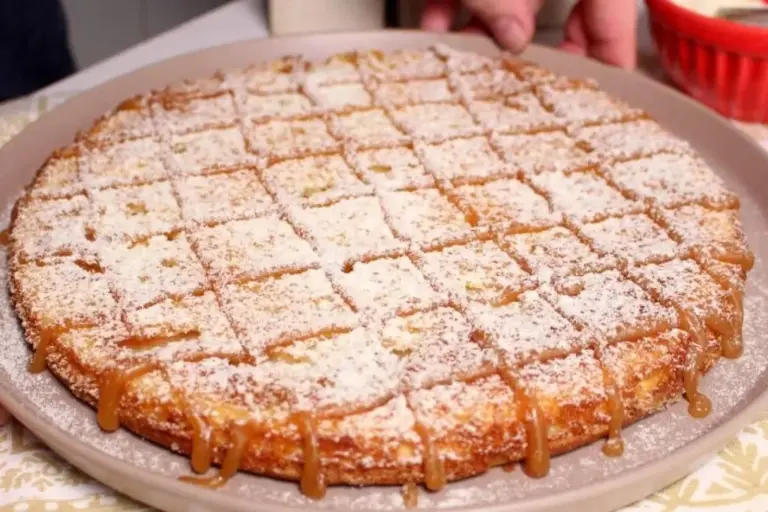 Torta de maçã com caramelo fica pronta em 35 minutos e aposta em massa leve - Imagem 1