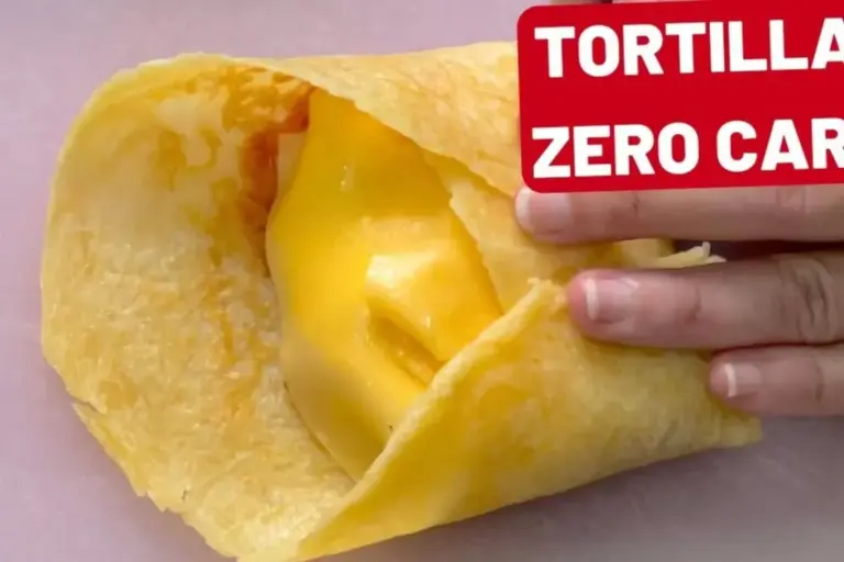 Tortilla low carb com recheio de bacon e queijo vira opção prática para manter a dieta