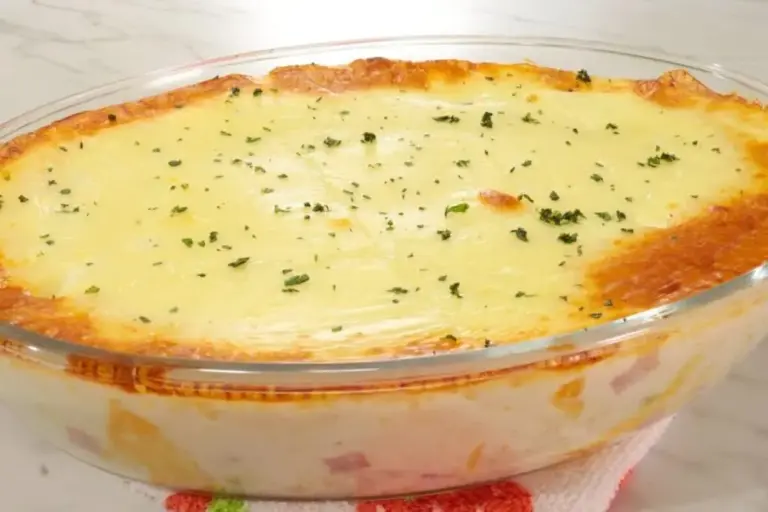 Couve-flor gratinada no forno ganha molho cremoso e queijo derretido - Imagem 1