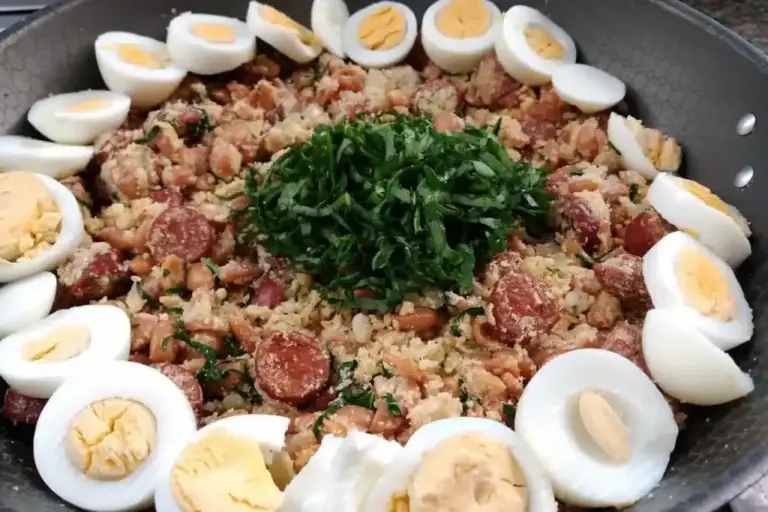 Feijão tropeiro mineiro: veja como fazer a receita tradicional - Imagem 1