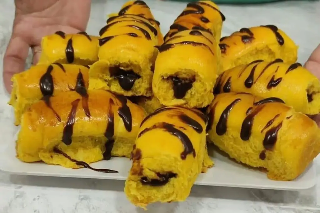 Pão de cenoura recheado