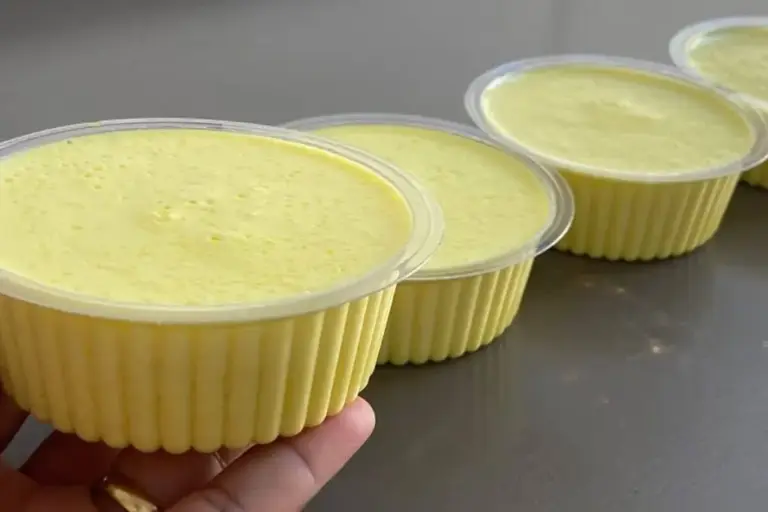 Sobremesa sem leite condensado fica pronta em 30 minutos e leva só 3 ingredientes