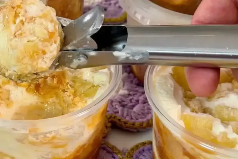 Sorvete caseiro de abacaxi rende bem e leva poucos ingredientes