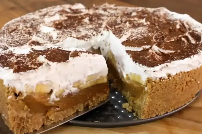Torta banoffee leva banana, doce de leite e chantilly em receita prática e com visual caprichado - Imagem 1