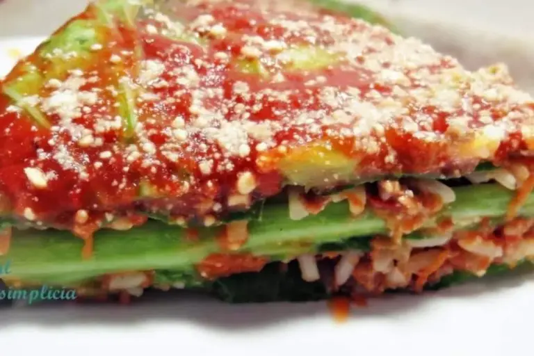 Torta verde de couve leva carne moída, arroz e legumes em receita prática - Imagem 1